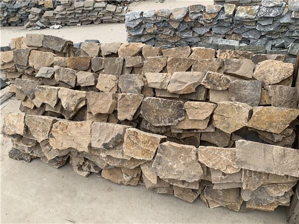 rust loose stones sawn cut