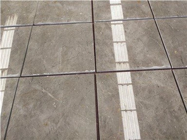 Graue Marmor-Wandfliesen für das Badezimmer