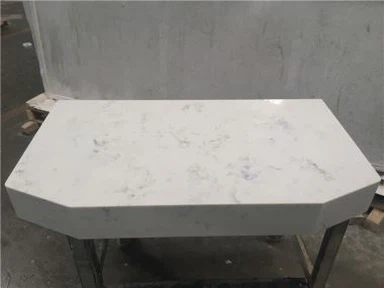 Weiße Carrara-Quarz-Arbeitsplatten