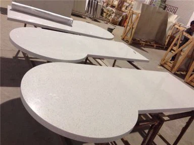 Weiße Galaxy-Quarz-Arbeitsplatten