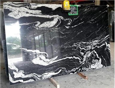 Kosmische schwarze Granitplatten