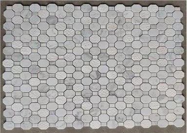 Weiße Mosaikfliese aus Carrara-Marmor