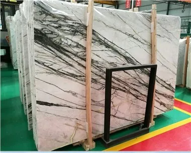 Duschwände aus Marmorplatten