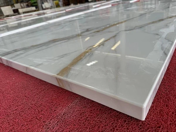 Calacatta Gold Quartz Kitchen Countertop