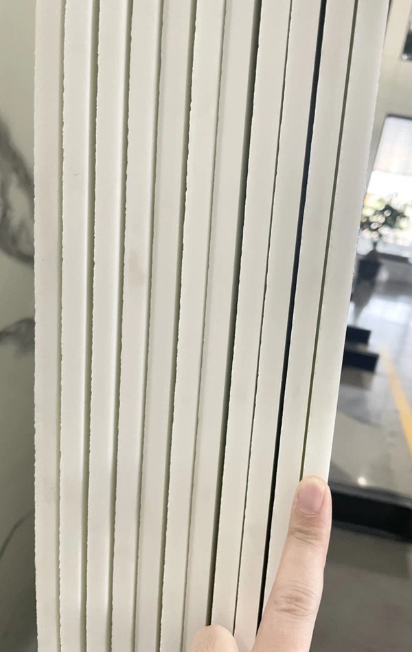 Nano White Glass thin slabs