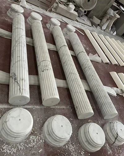 Calacatta-Marmorsäule