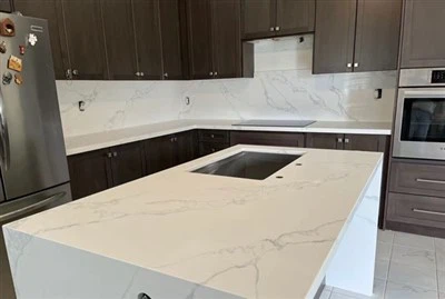 Calacatta Rocky Quartz-Arbeitsplatten