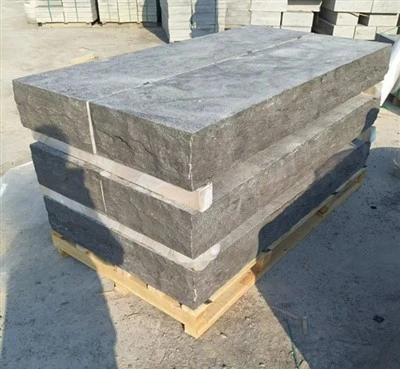 Treppen aus Kalksteinblöcken